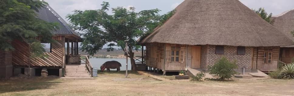 Tembo Safari Lodge Katunguru Luaran gambar