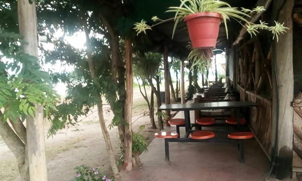 Tembo Safari Lodge Katunguru Luaran gambar